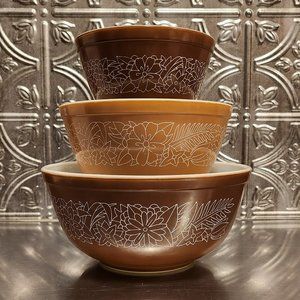 Vintage Pyrex Brown Beige Woodland Mixing Bowl Set